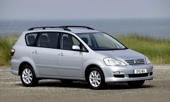 review toyota avensis 2004 #5